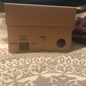 New Michael Kors black flats women's size 8.5